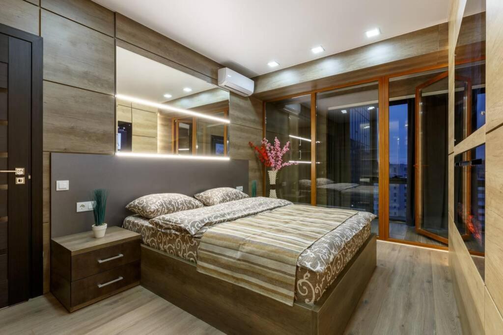 City Center. Panoramic Windows. Fireplace. Кишинів Екстер'єр фото